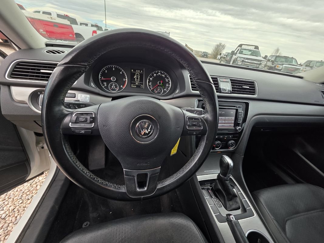 Used 2015 Volkswagen Passat TDI SE image 34