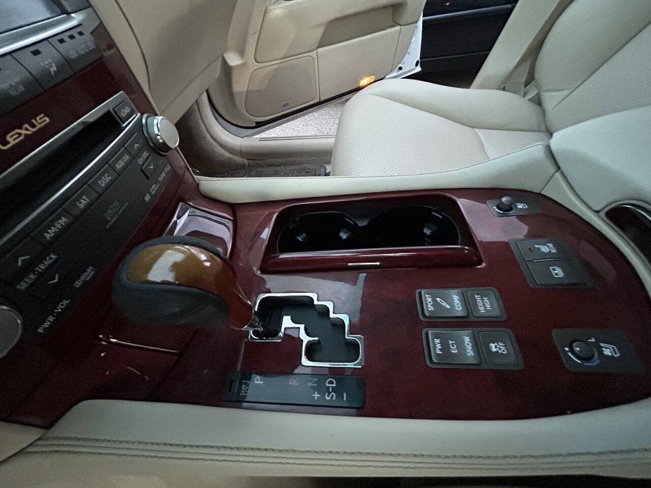 Used 2010 Lexus LS 460 AWD image 31