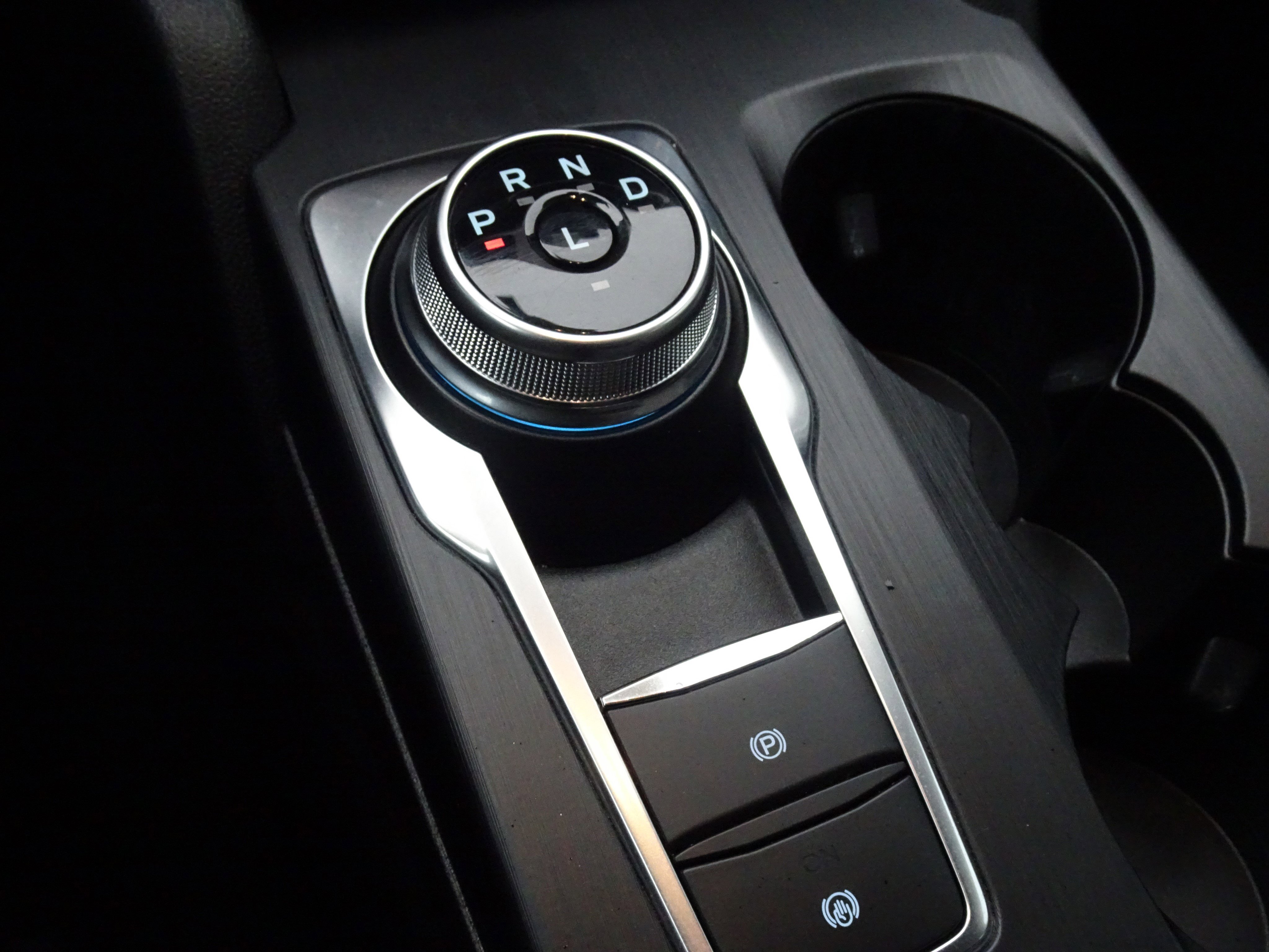 Used 2022 Ford Escape SE w/ Cold Weather Package image 9