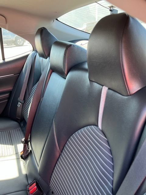 Used 2019 Toyota Camry SE FWD image 9