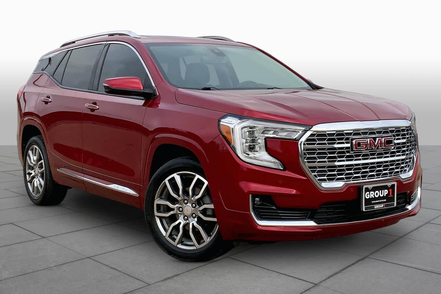 Used 2023 GMC Terrain Denali AWD/4WD image 3
