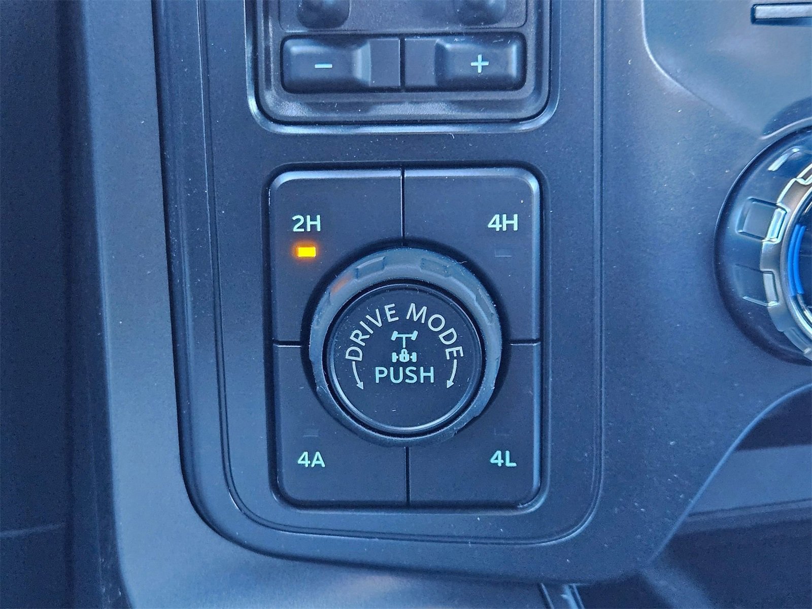 New 2025 Ford F150 Lariat w/ Equipment Group 502A High image 16