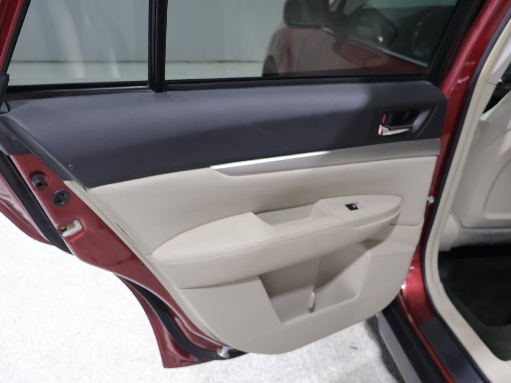 Used 2013 Subaru Outback 2.5i Premium w/ All-Weather Pkg AWD/4WD image 18