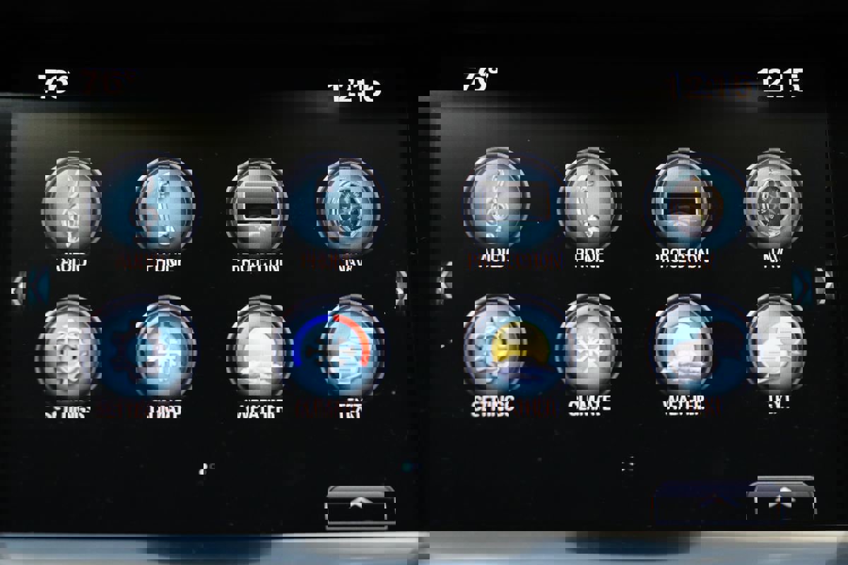 Used 2018 Buick Regal Essence w/ Driver Confidence Package #1 image 20