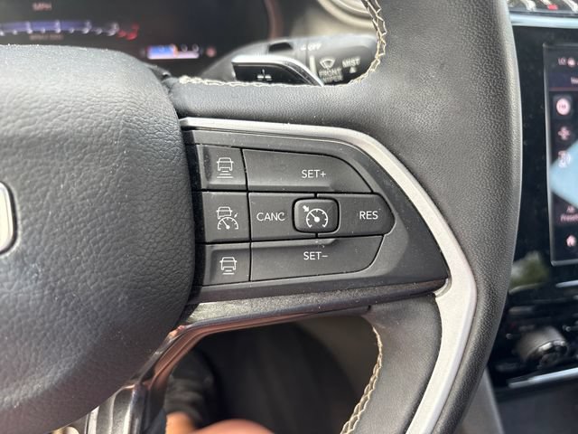 Used 2023 Jeep Grand Cherokee L Laredo AWD/4WD image 12