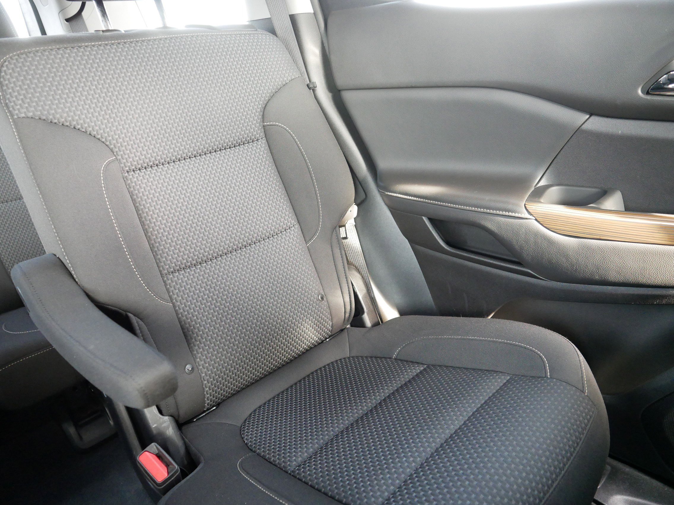 Used 2023 GMC Acadia SLE w/ Driver Convenience Package image 14