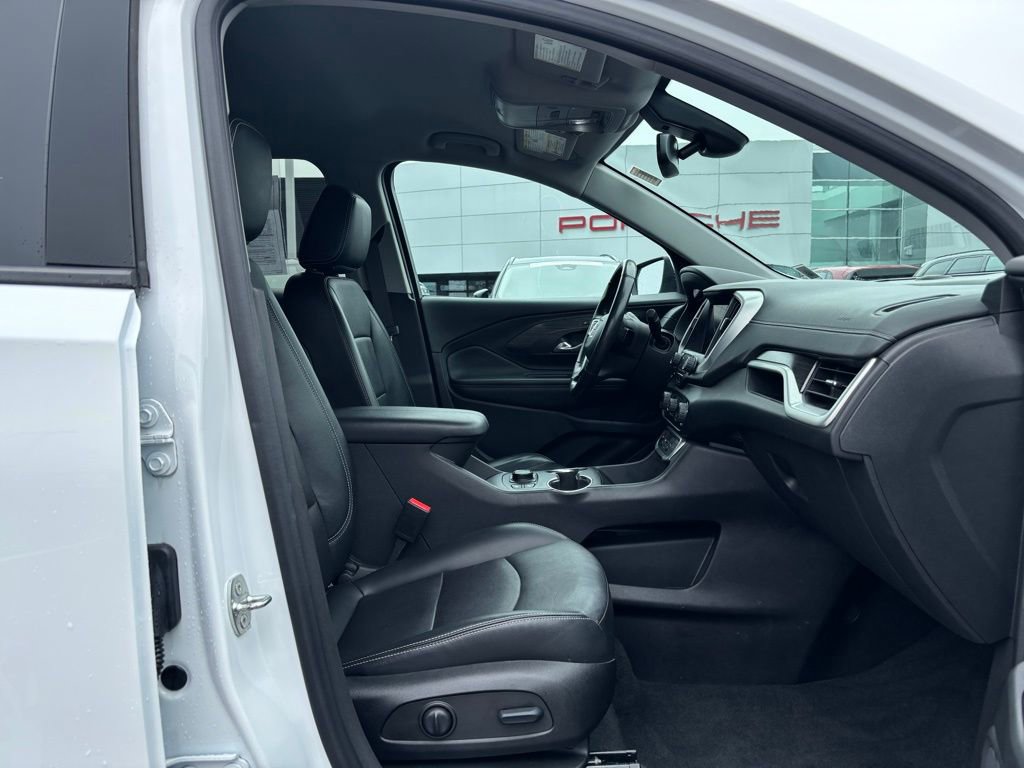 Used 2022 GMC Terrain SLT w/ Elevation Edition image 18