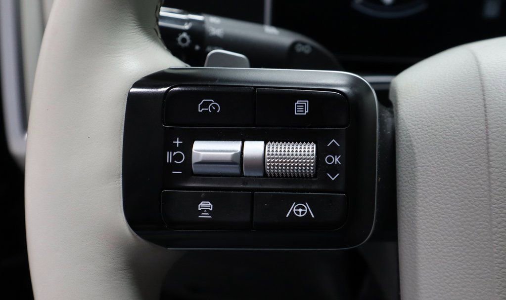 Certified 2025 Hyundai Santa Fe SEL image 26