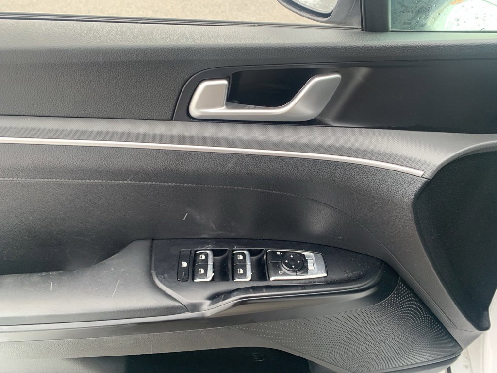 Used 2022 Kia K5 LXS image 11