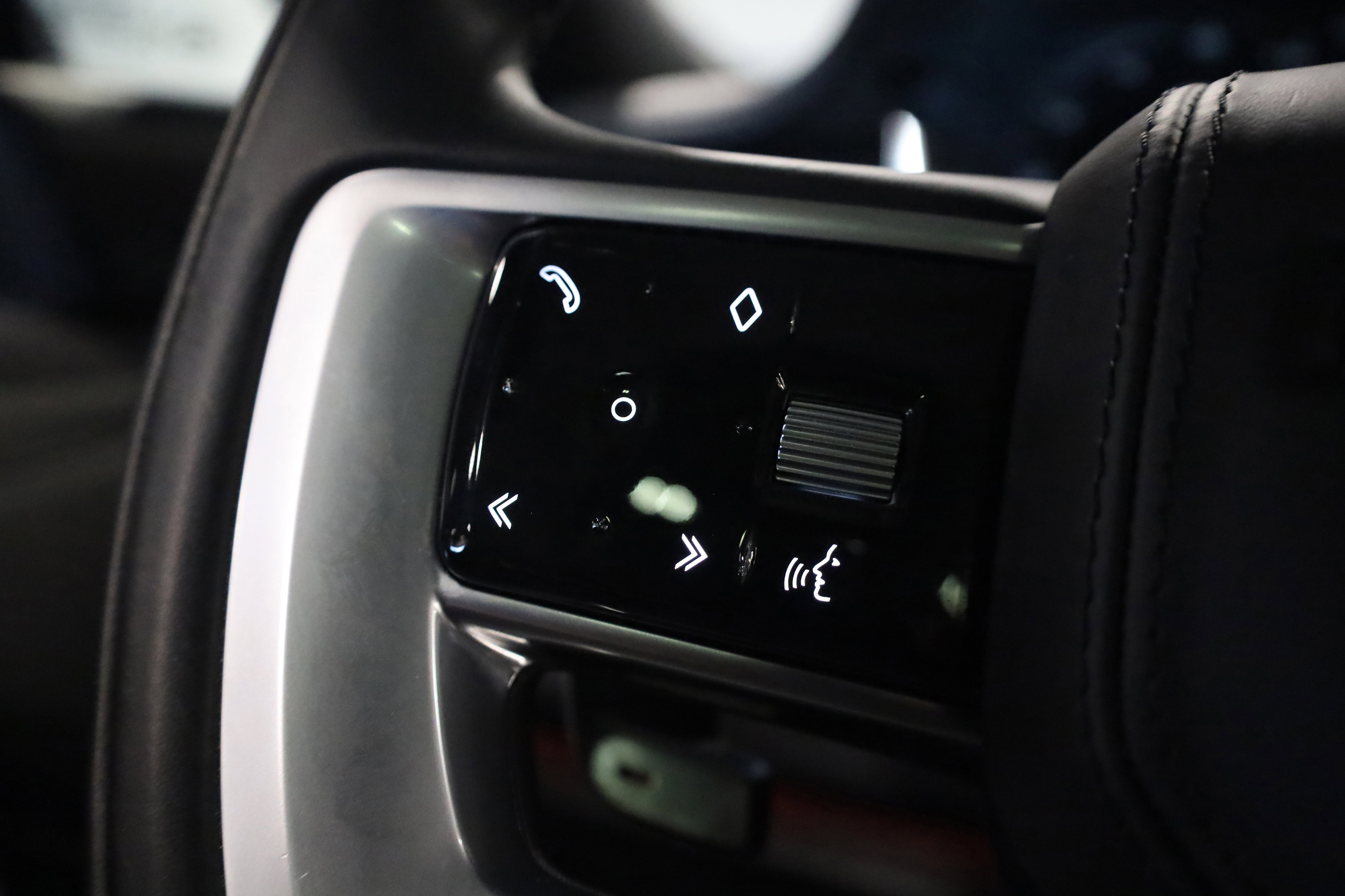 Used 2023 Land Rover Range Rover First Edition image 25