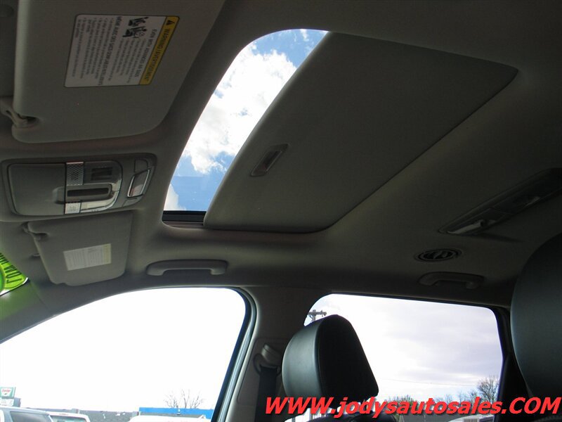 Used 2025 Kia Telluride S AWD/4WD image 8