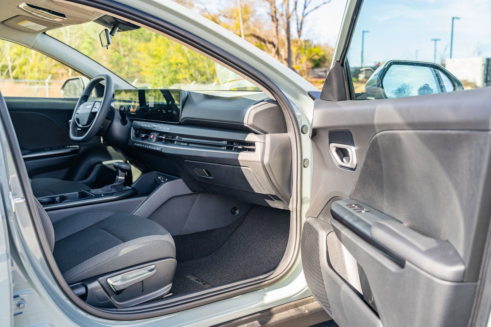 New 2026 Kia K4 LXS image 8