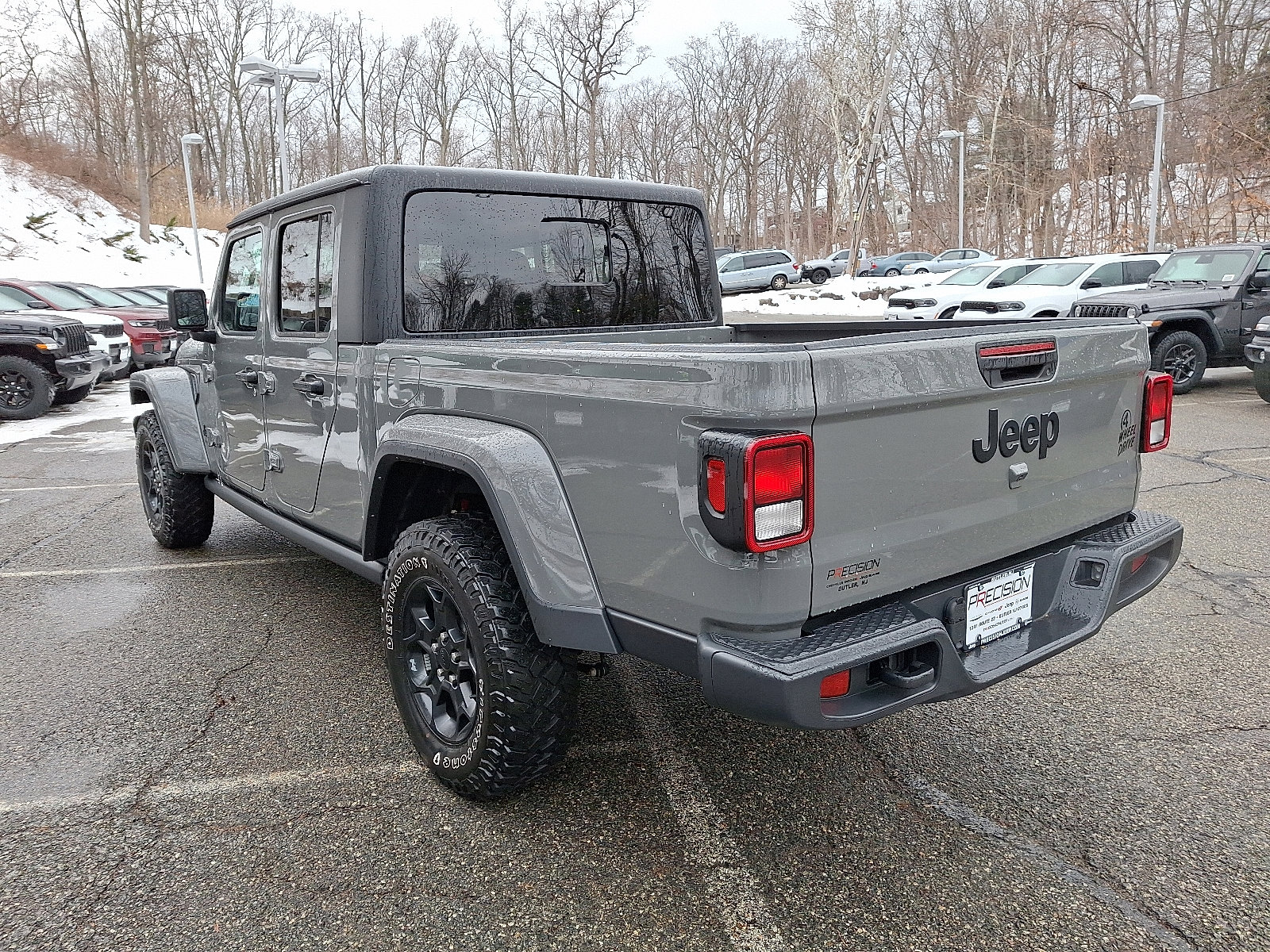 Certified 2023 Jeep Gladiator Willys image 6