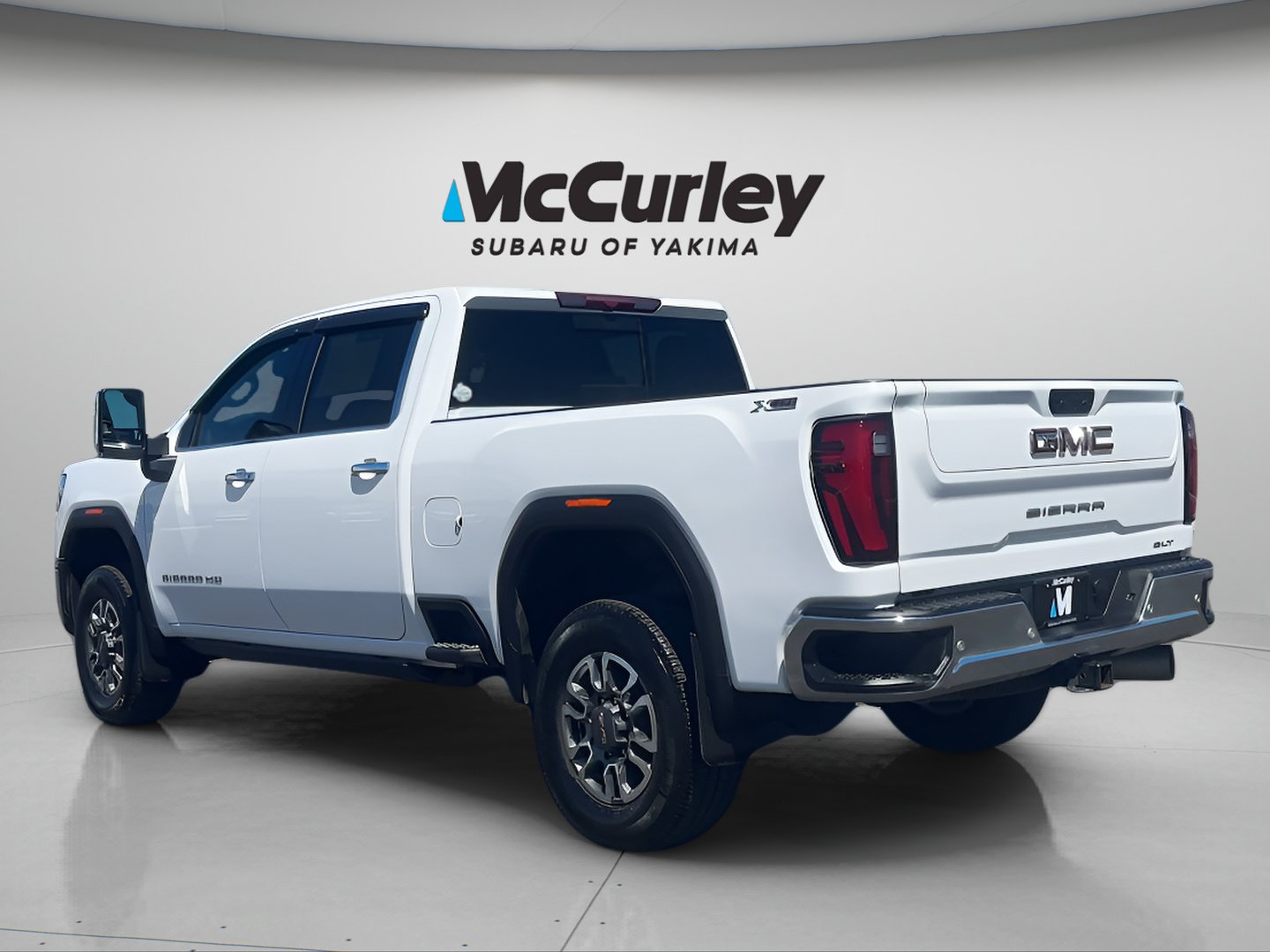 Used 2024 GMC Sierra 3500 SLT w/ SLT Premium Package AWD/4WD image 7