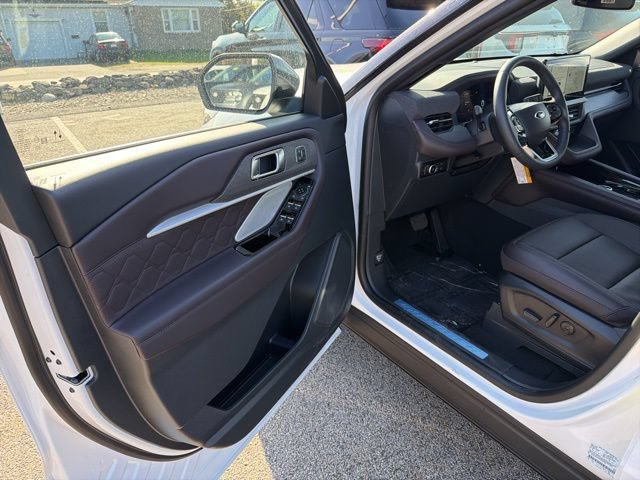 New 2026 Ford Explorer Platinum w/ LUX Leather Package AWD/4WD image 13