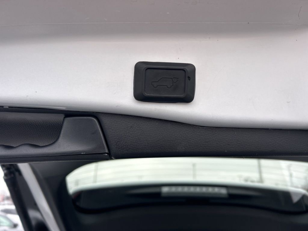 Used 2023 Toyota RAV4 XLE w/ Convenience Package image 16