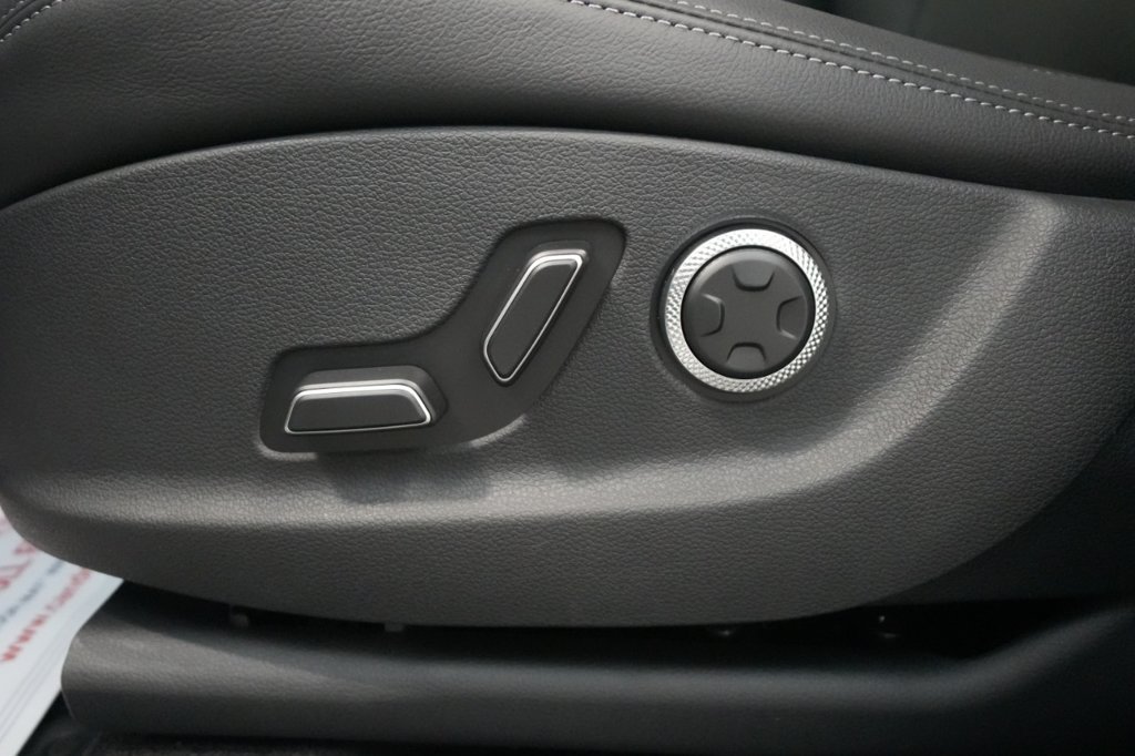 New 2026 Genesis GV70 2.5T AWD/4WD image 31