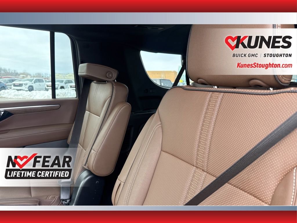 Used 2025 Chevrolet Suburban High Country AWD/4WD image 36