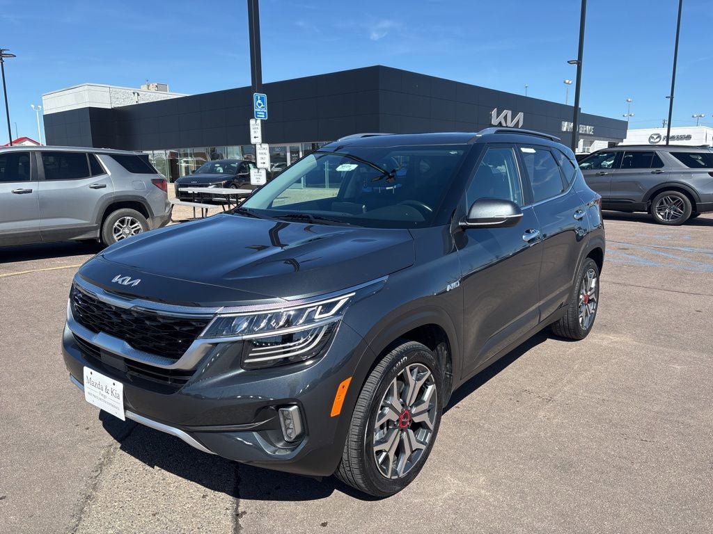Used 2023 Kia Seltos SX w/ SX Sunroof Package AWD/4WD image 1