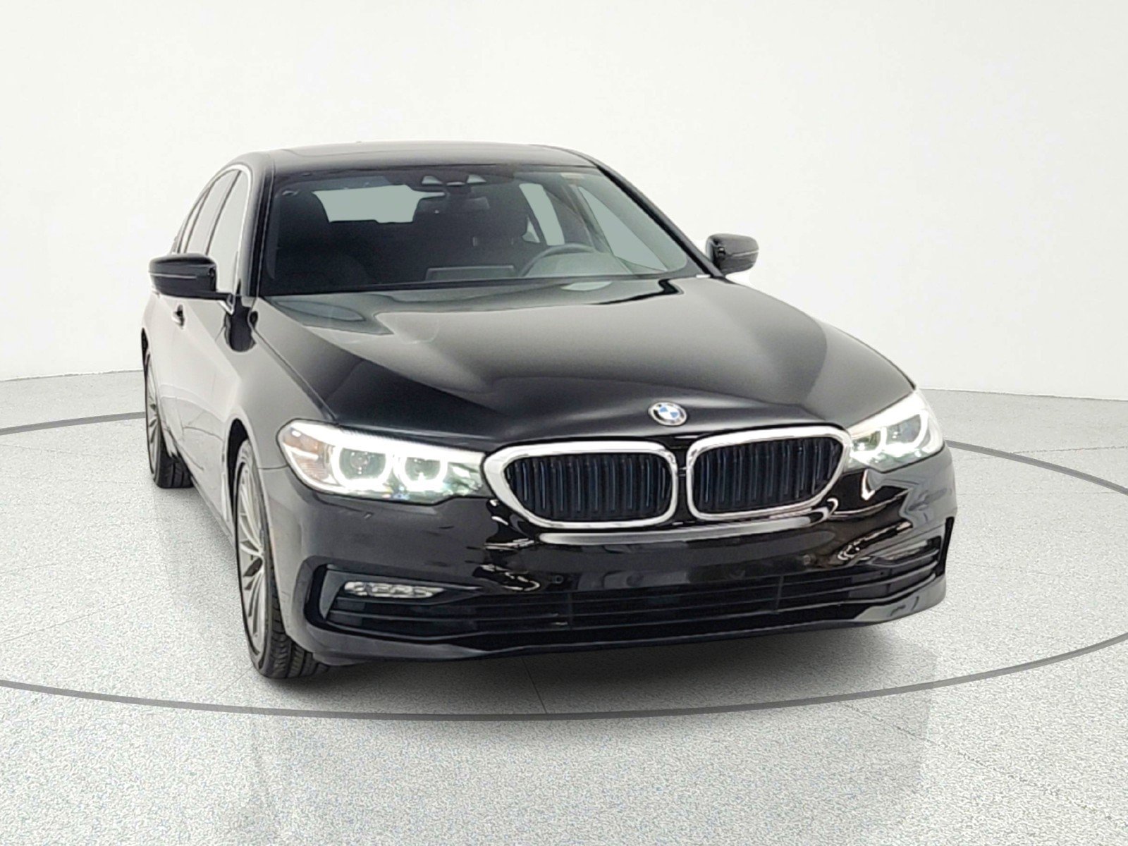Used 2018 BMW 530e image 2