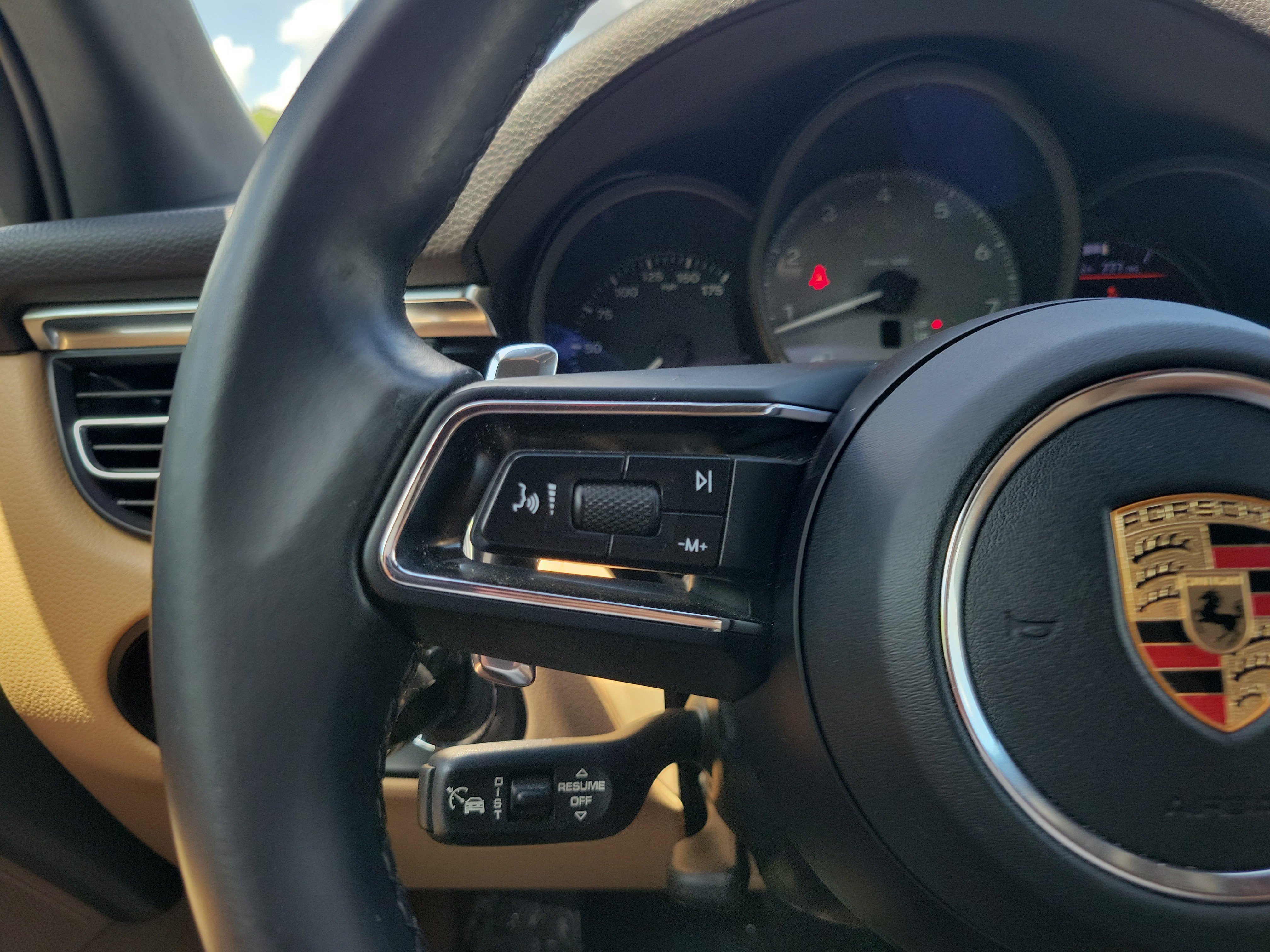 Certified 2024 Porsche Macan S AWD/4WD image 30