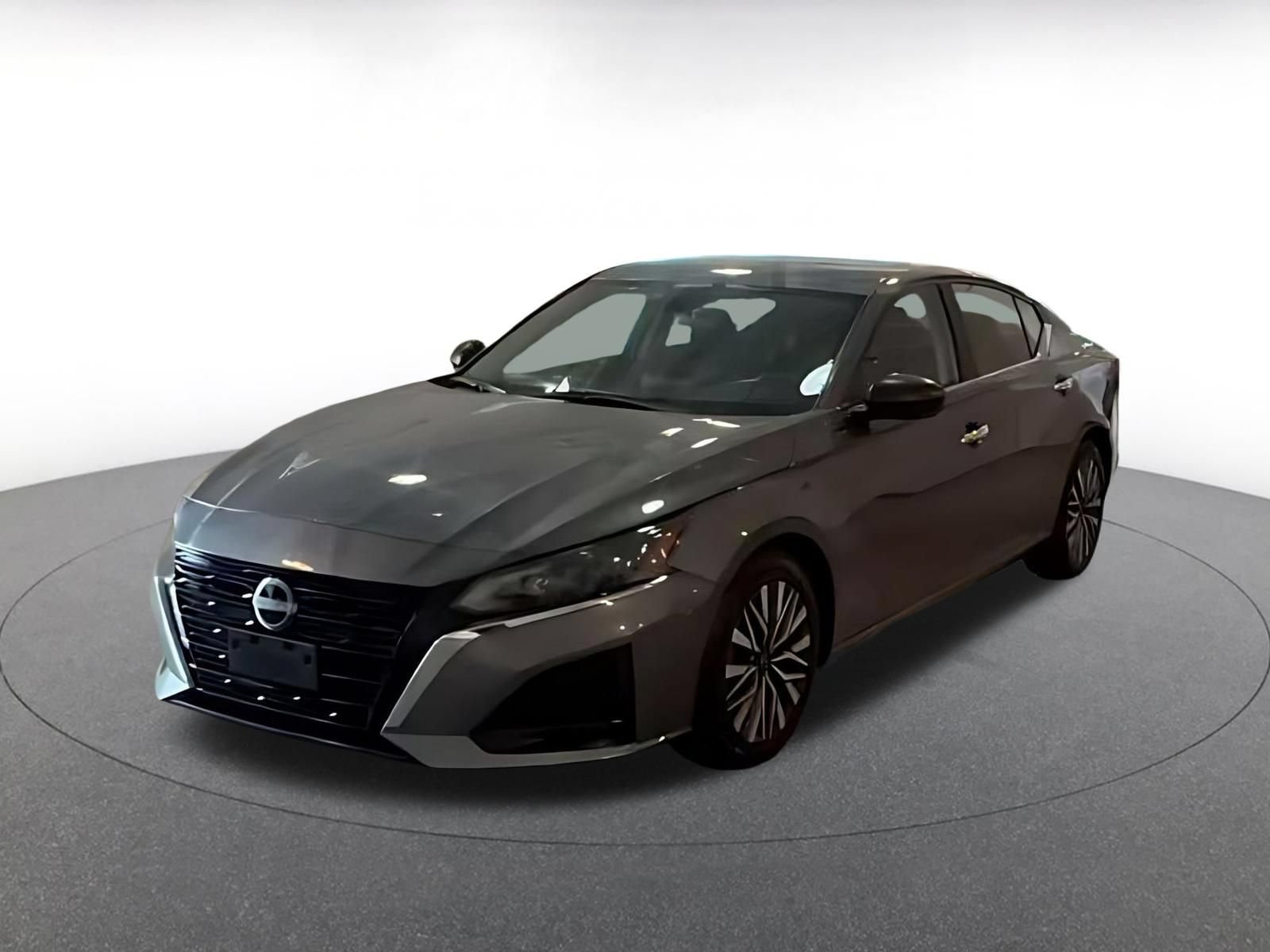 Used 2025 Nissan Altima 2.5 SV FWD image 3