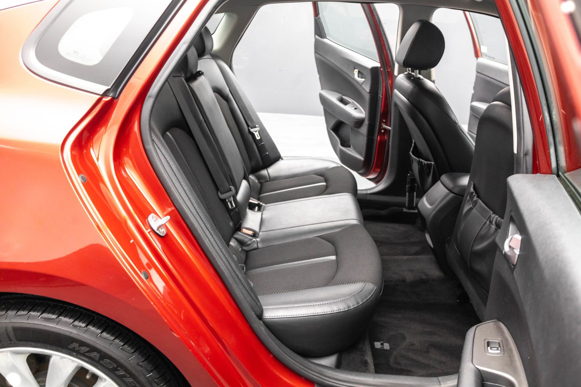 Used 2018 Kia Optima S image 32