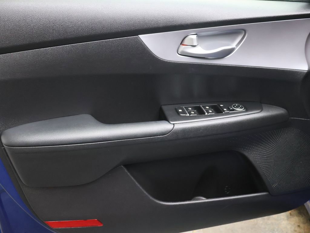 Used 2024 Kia Forte LXS w/ LXS Technology Package image 15