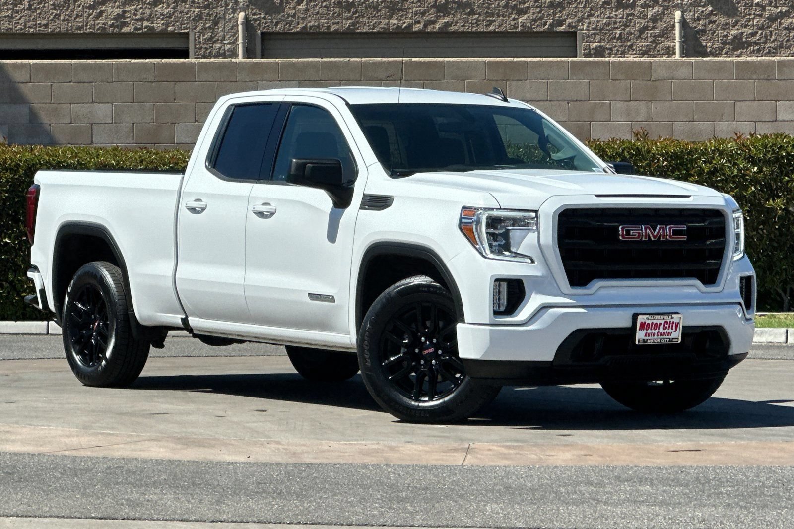 Certified 2022 GMC Sierra 1500 Elevation RWD image 2