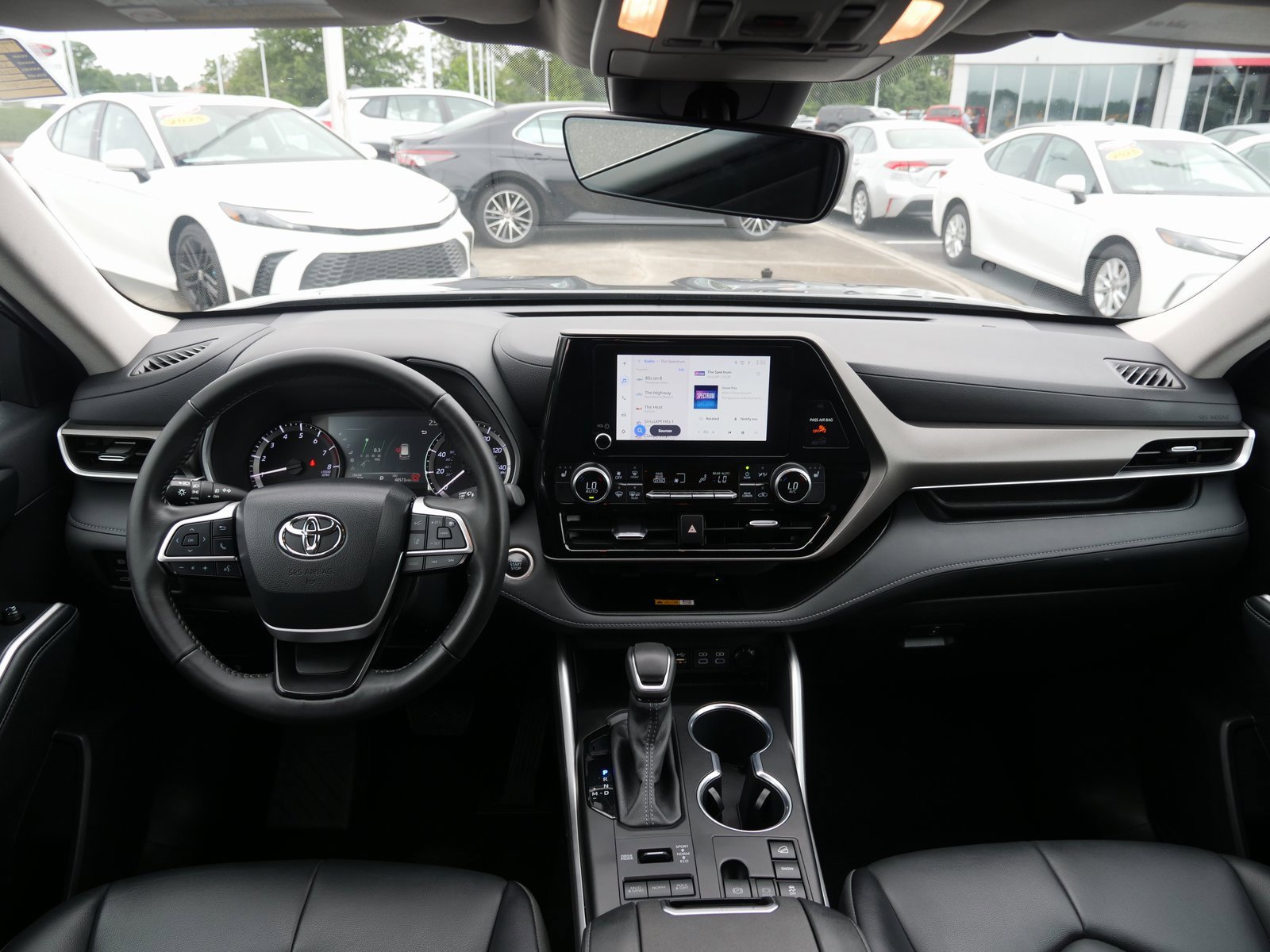 Used 2024 Toyota Highlander XLE image 18