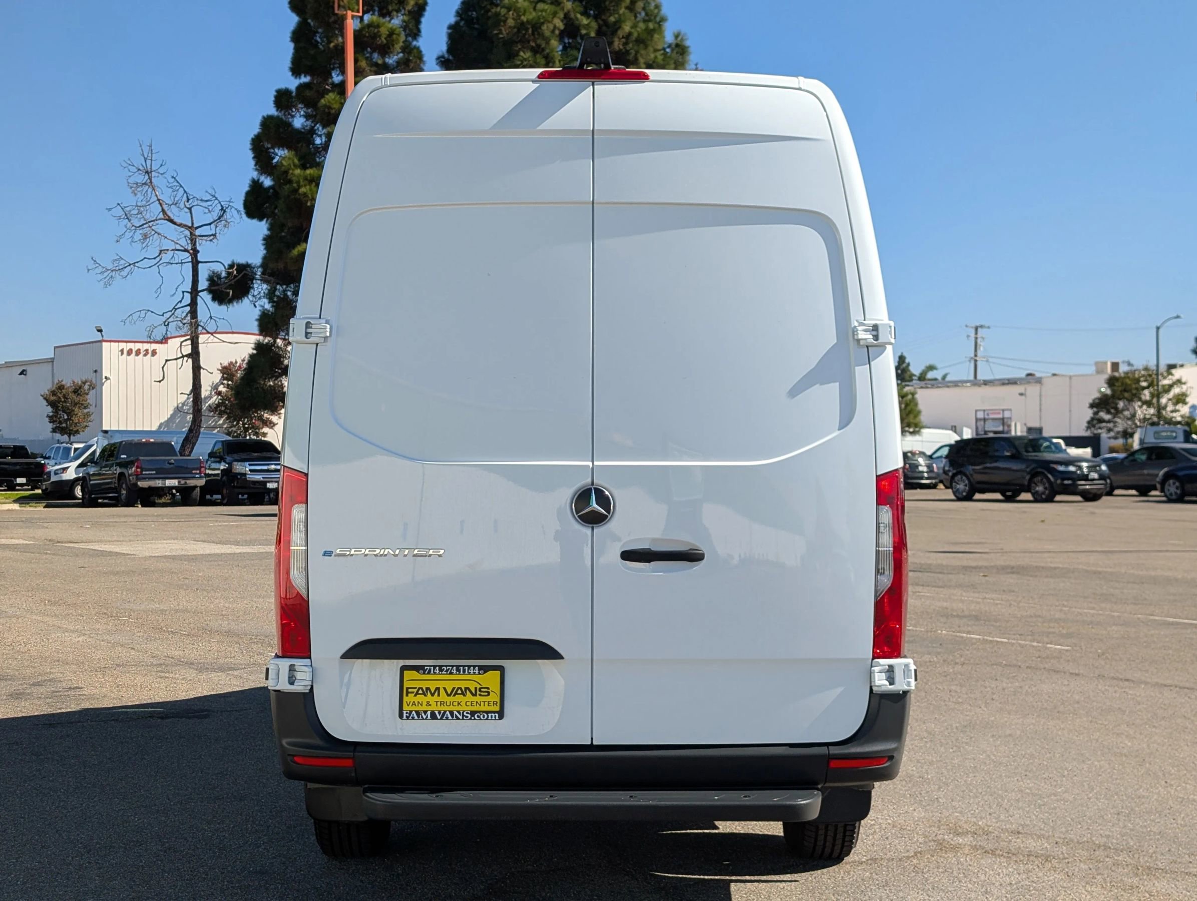 Used 2024 Mercedes-Benz eSprinter 170 Cargo image 7