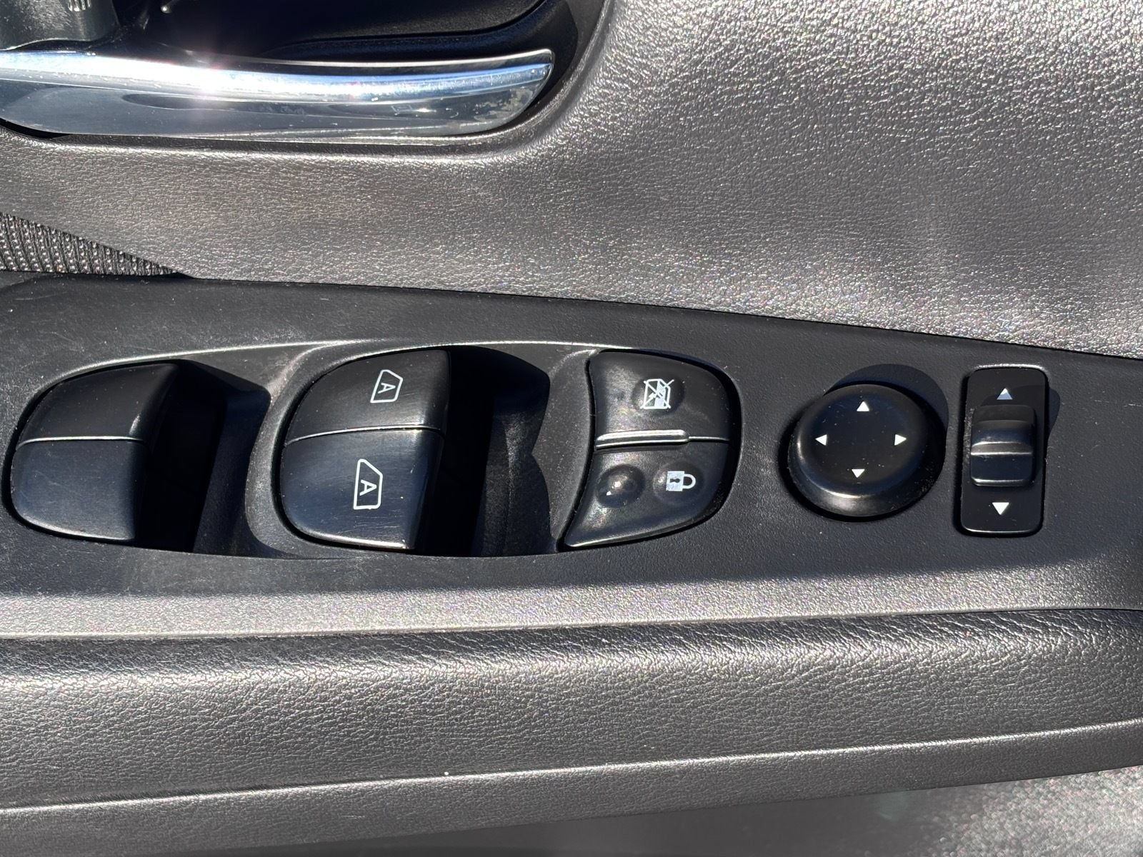 Used 2021 Nissan Kicks SV FWD image 21