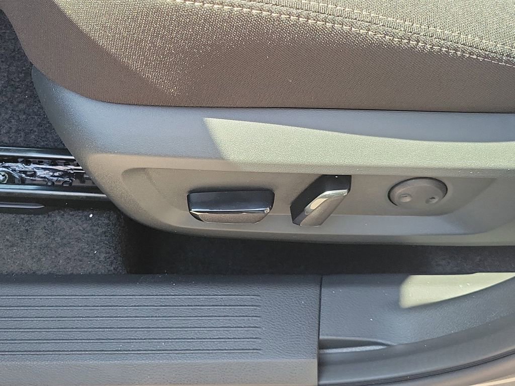 New 2026 Nissan Rogue SV image 24