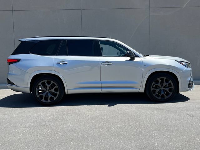 Used 2025 Lexus TX 500h AWD w/ Technology Package image 5