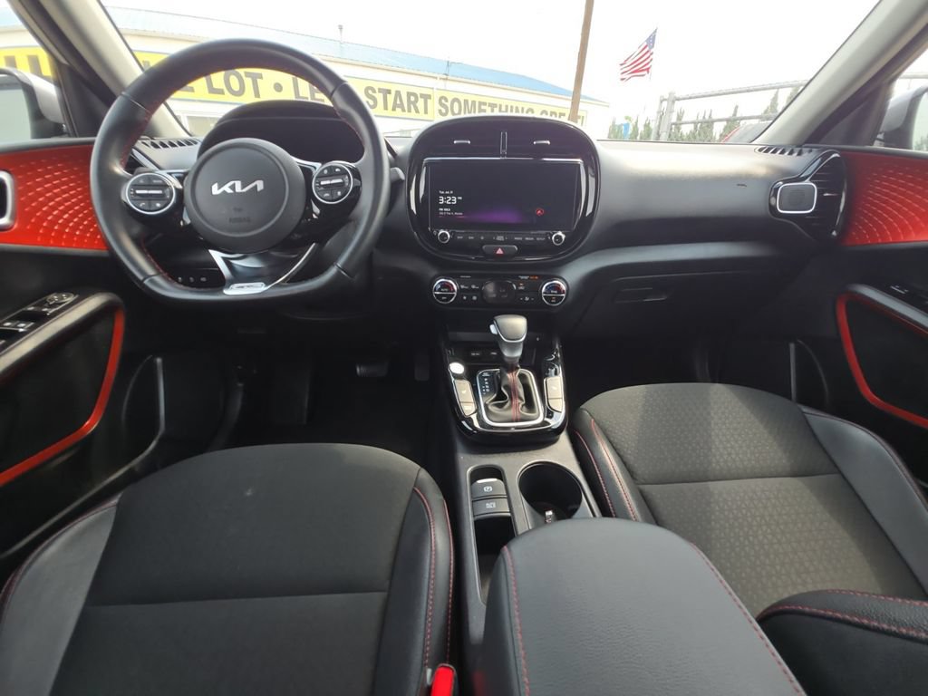 Used 2024 Kia Soul GT-Line w/ Option Group 020 FWD image 21