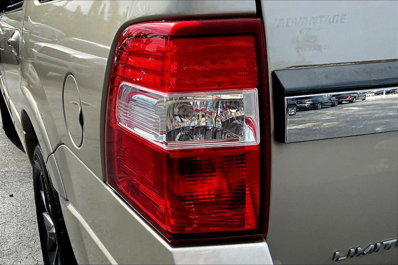Used 2017 Ford Expedition Limited w/ Equipment Group 301A image 23