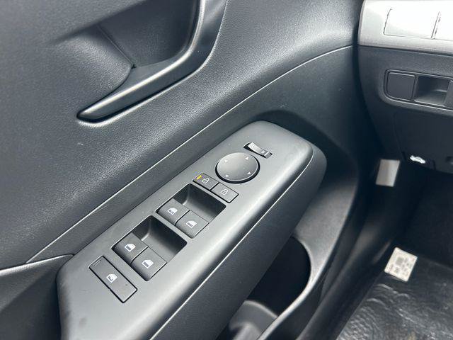 New 2027 Hyundai Kona SE AWD/4WD image 11
