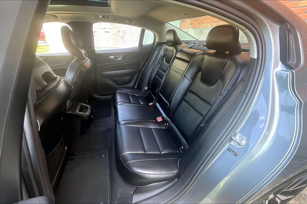 Used 2020 Volvo S60 T5 Momentum FWD image 27