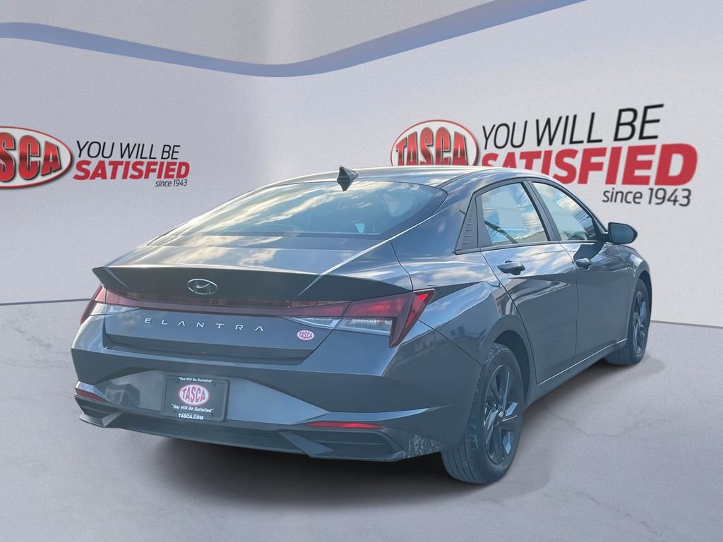 Used 2023 Hyundai Elantra SEL image 5