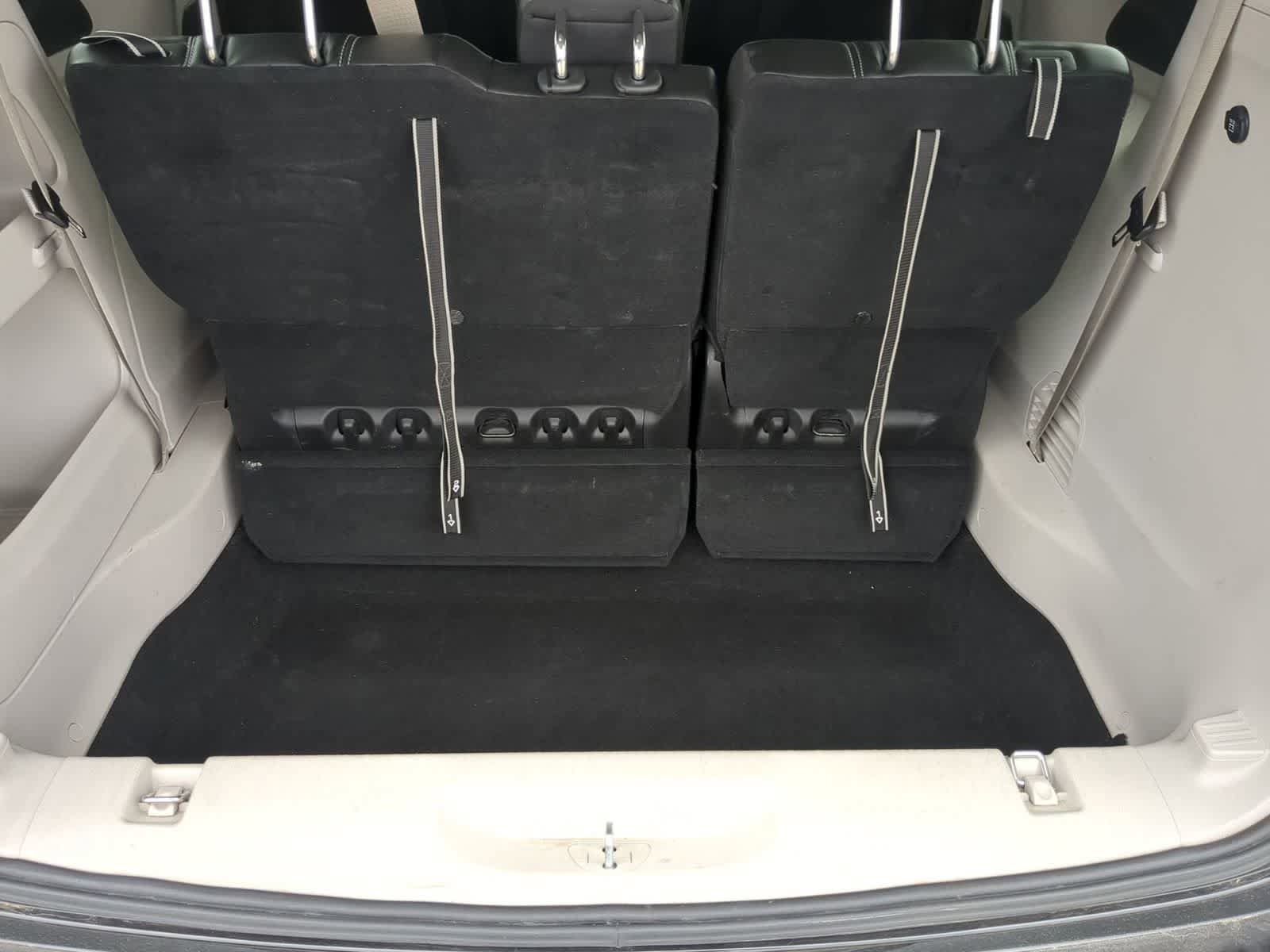 Used 2024 Chrysler Pacifica Touring-L FWD image 32
