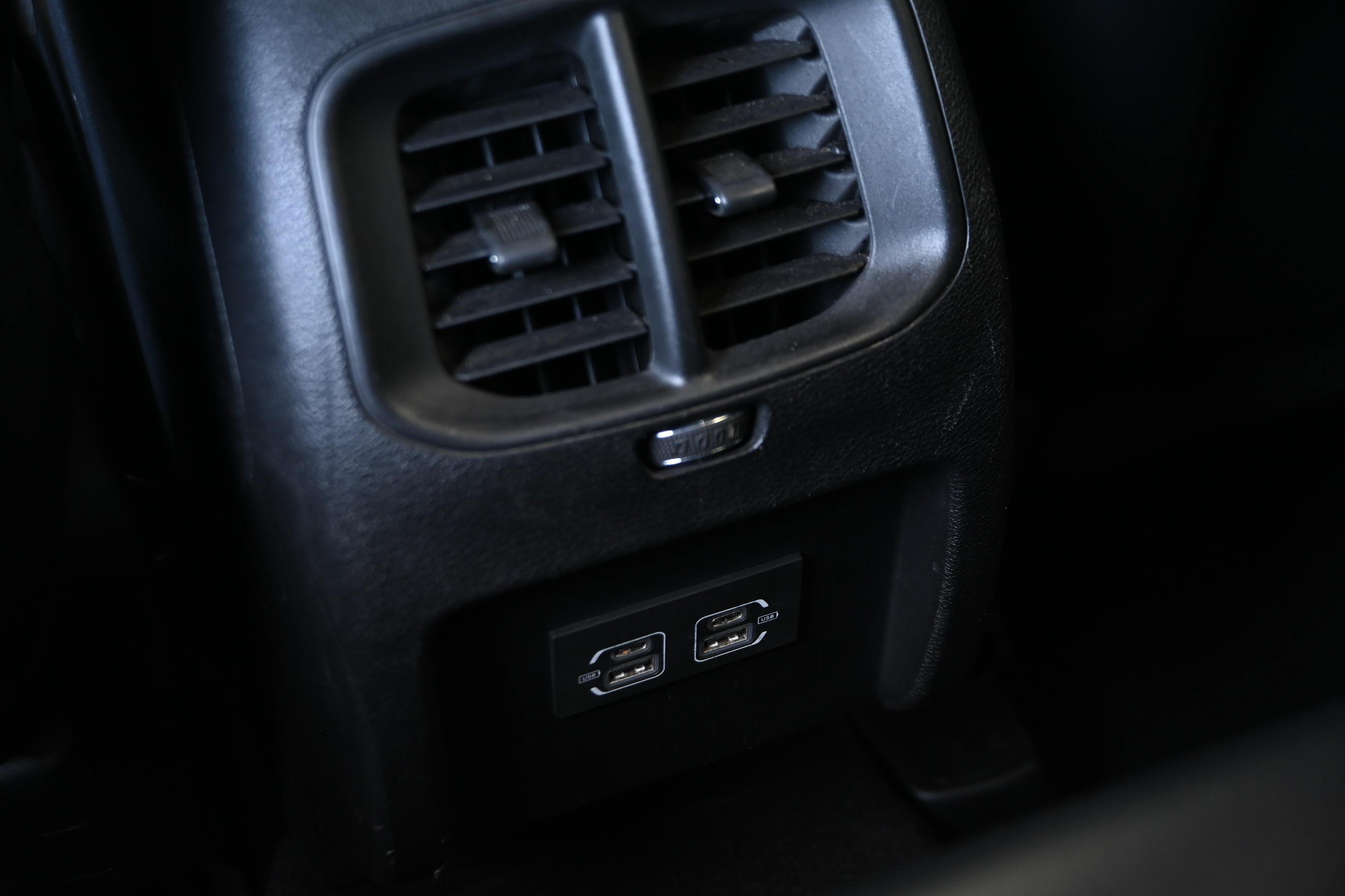 Used 2021 Jeep Cherokee Latitude Plus FWD image 28