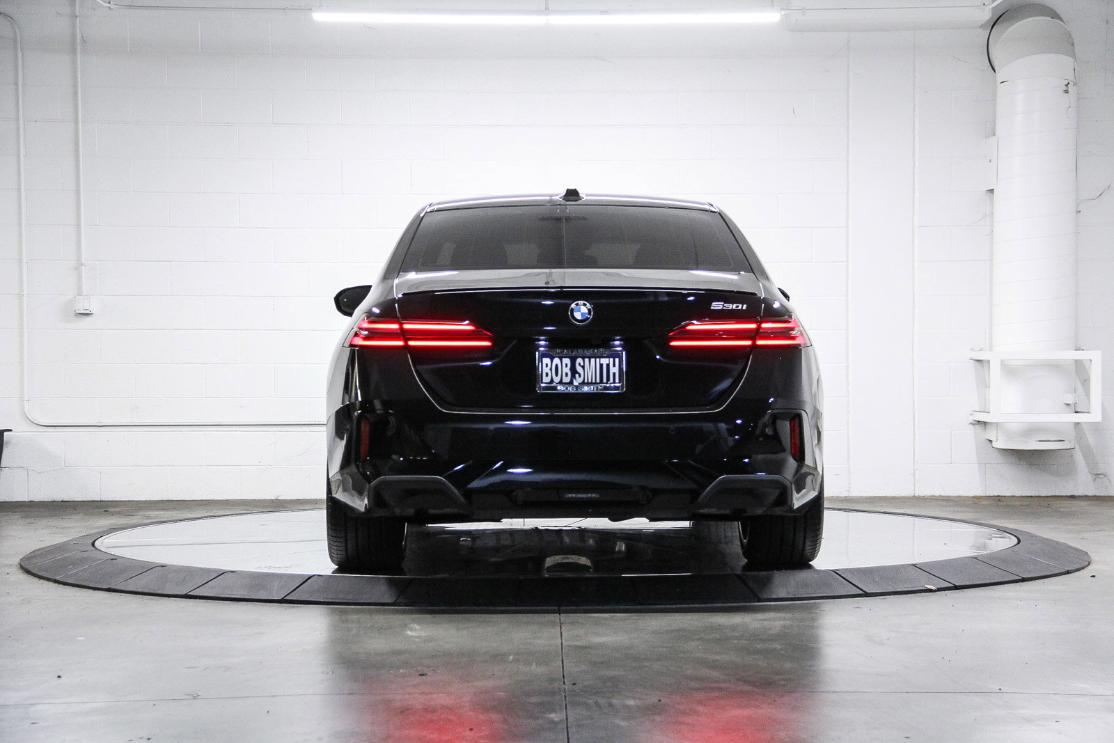 Certified 2024 BMW 530i 530i w/ M Sport Package image 5