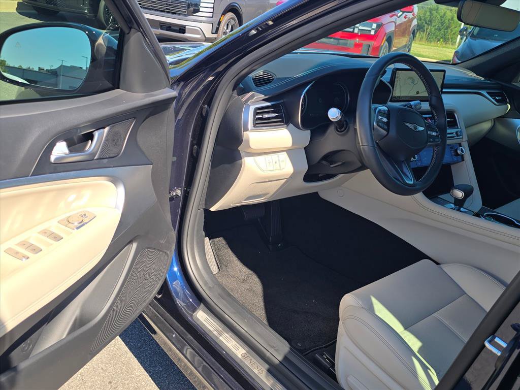 Used 2026 Genesis G70 2.5T RWD image 9