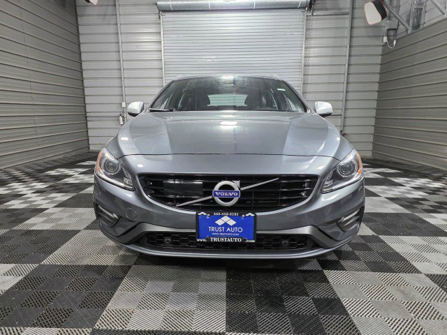 Used 2018 Volvo V60 T6 R-Design Platinum video 3