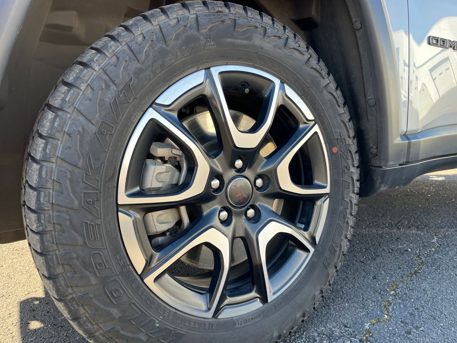 Used 2025 Jeep Compass Trailhawk image 30