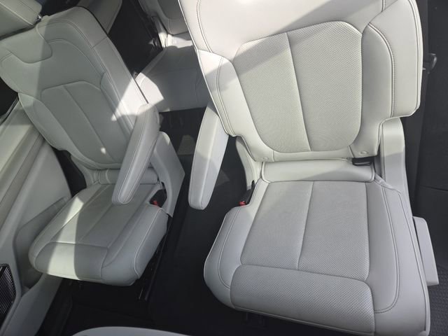 Used 2021 Jeep Grand Cherokee L Overland w/ Luxury Tech Group IV image 31