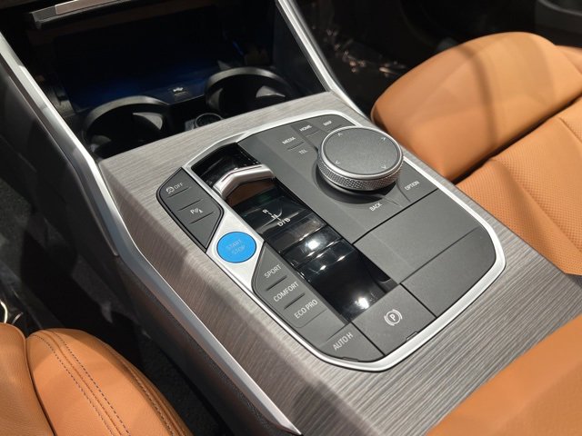 Used 2025 BMW i4 xDrive40i image 26