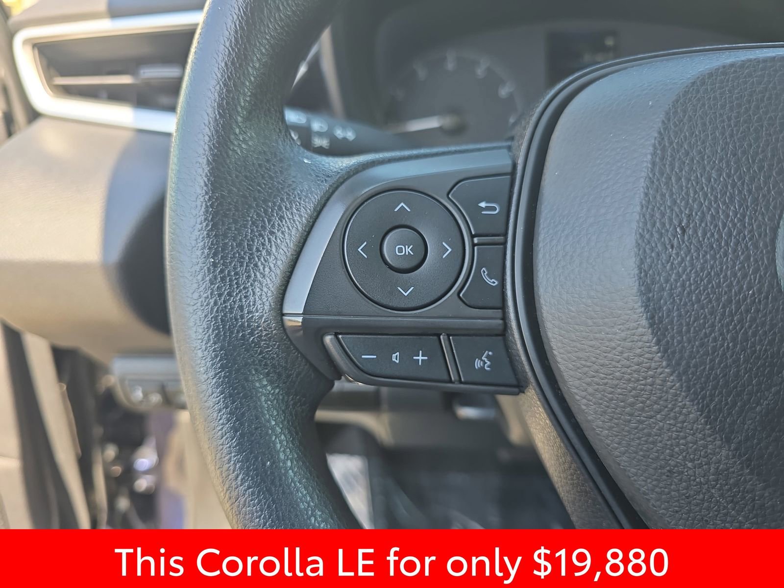 Used 2024 Toyota Corolla LE FWD image 22