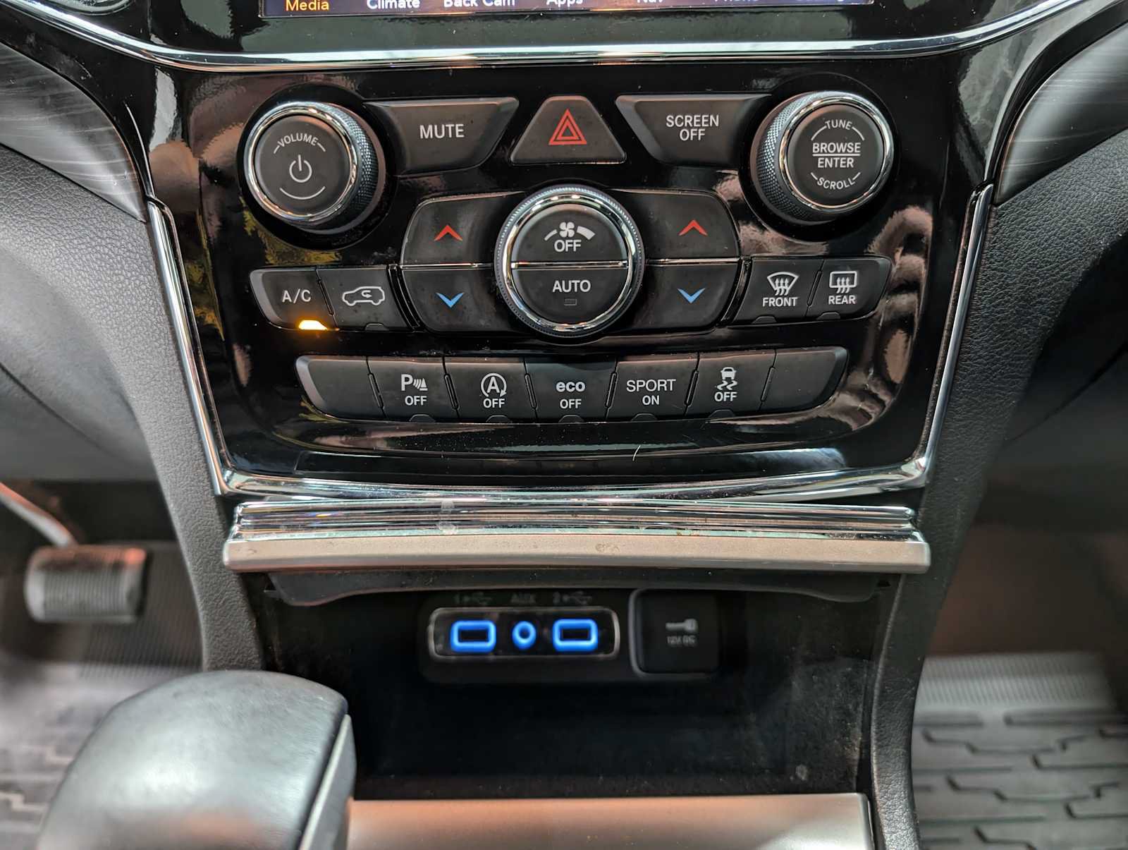 Used 2021 Jeep Grand Cherokee Laredo X AWD/4WD image 30