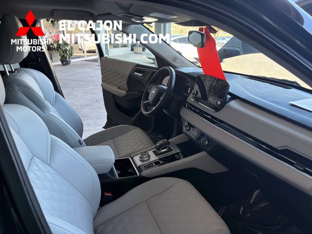 Used 2025 Mitsubishi Outlander SEL AWD/4WD image 15